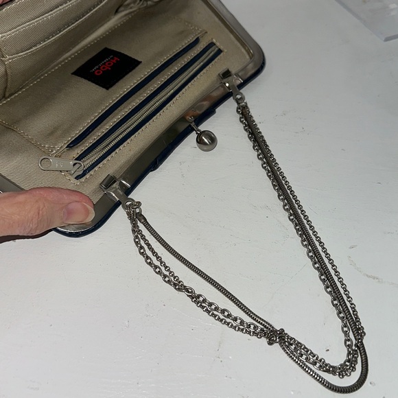 Hobo dark blue leather kisslock clutch optional chain - Picture 5 of 8